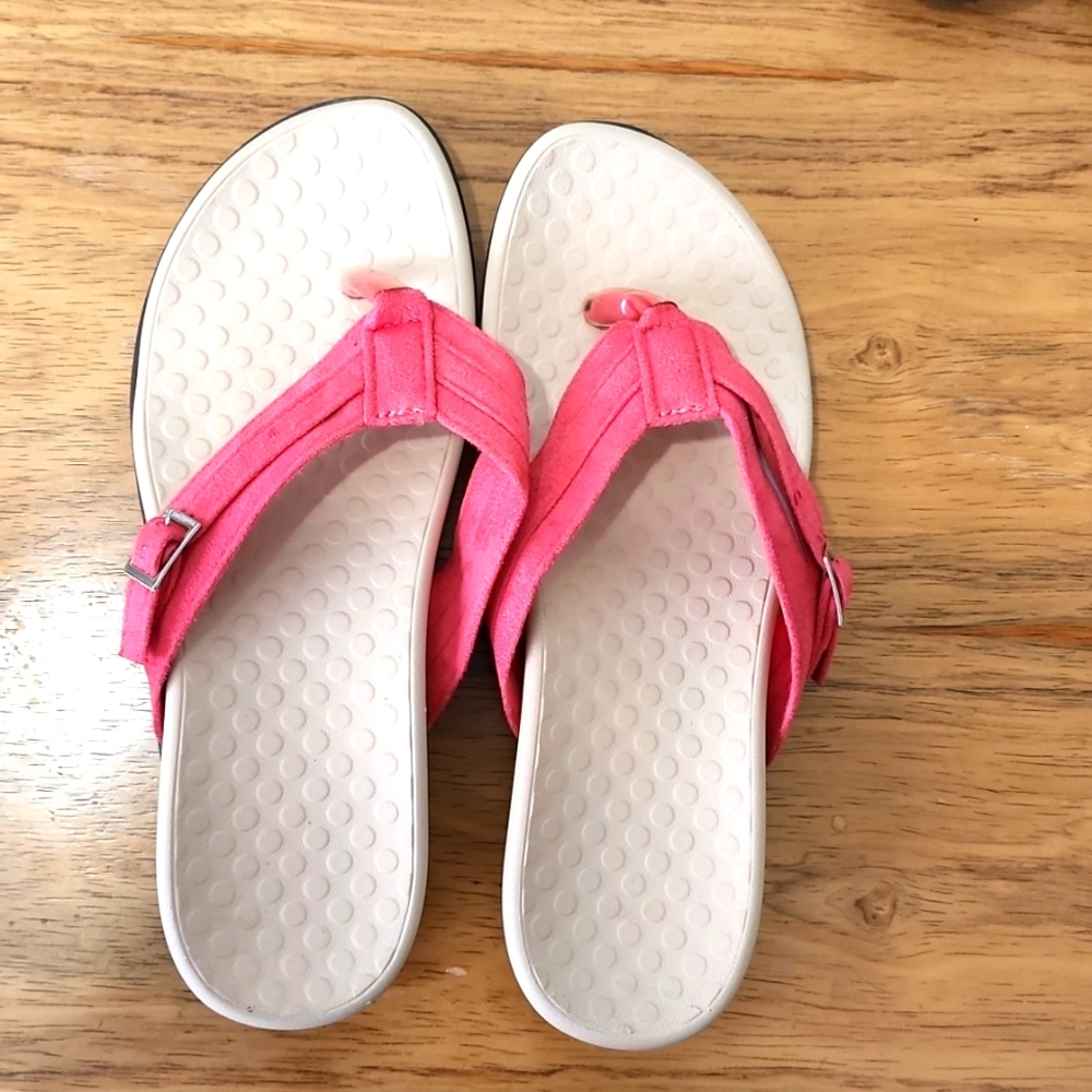 Orthopedic flip flops from TV channel